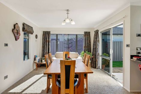 Photo of property in 76 Orotu Drive, Poraiti, Napier, 4112