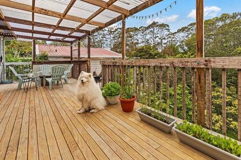 Photo of property in 8 Angeline Place, Massey, Auckland, 0614