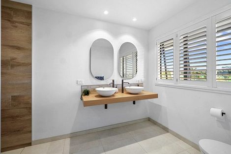 Photo of property in 132 Henwood Road, Paraite, New Plymouth, 4372