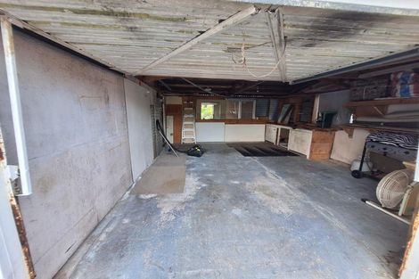 Photo of property in 2 Tomlin Place, Mangere East, Auckland, 2024