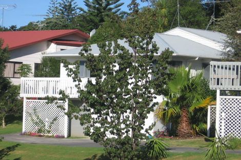 Photo of property in 1/6 Greenridge Court, Glenfield, Auckland, 0629