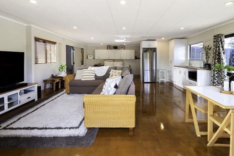 Photo of property in 4 Sarah Place, Farm Cove, Auckland, 2012