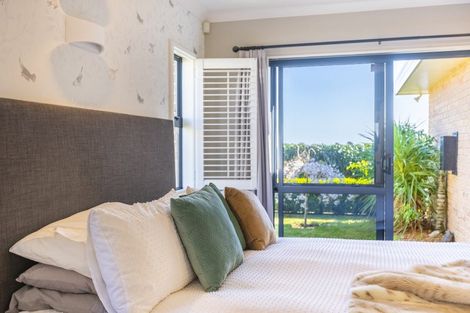 Photo of property in 32 Millennium Hill, Paraparaumu, 5032