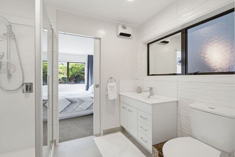 Photo of property in 74b Grand Vue Road, Kawaha Point, Rotorua, 3010