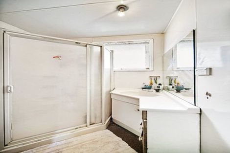 Photo of property in 13 Humphreys Place, Mangere, Auckland, 2022