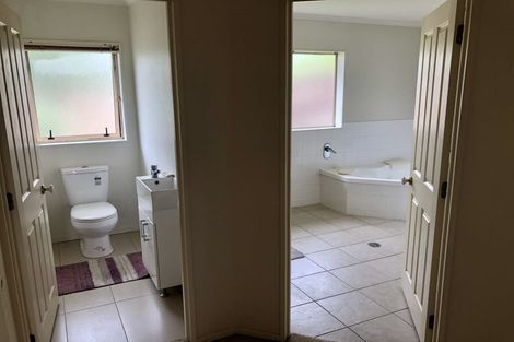 Photo of property in 80 Luckens Road, West Harbour, Auckland, 0618