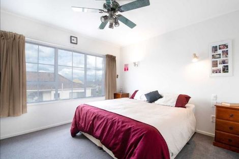 Photo of property in 48 Donovan Avenue, Massey, Auckland, 0614