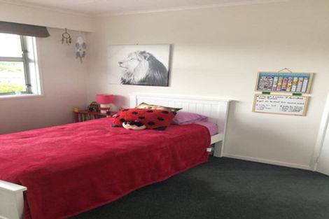 Photo of property in 8a Arnot Avenue, Clouston Park, Upper Hutt, 5018