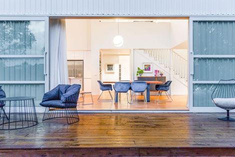 Photo of property in 16a Renata Crescent, Te Atatu Peninsula, Auckland, 0610