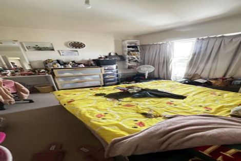 Photo of property in 2/5 Downing Street, Glenfield, Auckland, 0629
