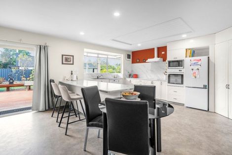 Photo of property in 15 Wood Street, Greytown, 5712