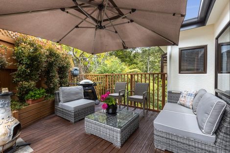 Photo of property in 33 Homewood Place, Chatswood, Auckland, 0626