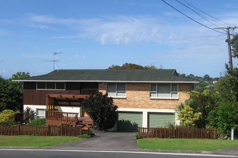 Photo of property in 200 Golf Road, Titirangi, Auckland, 0604
