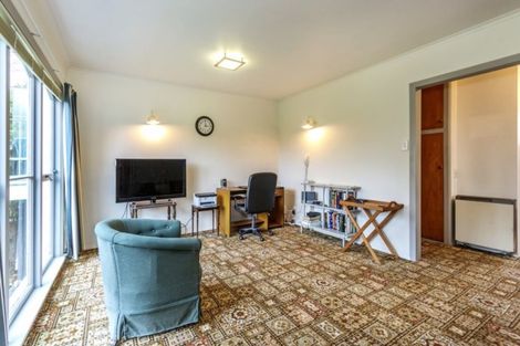 Photo of property in 9 Esher Place, Saint Martins, Christchurch, 8022