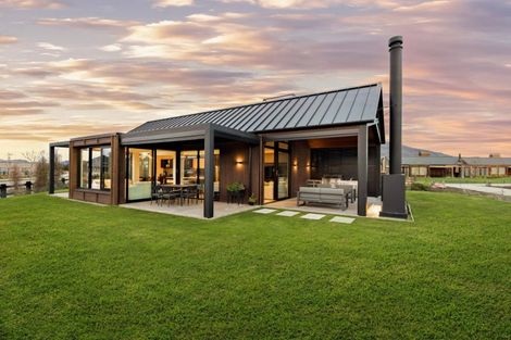 Photo of property in 2 Mccaw Mews, Wanaka, 9305