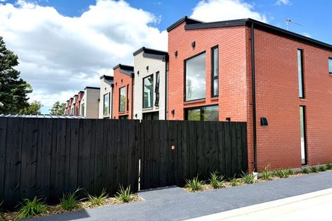 Photo of property in 6/90 Holly Road, St Albans, Christchurch, 8014