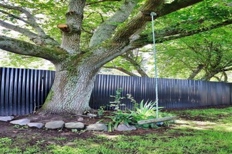 Photo of property in 28 Domain Road, Waipawa, 4210