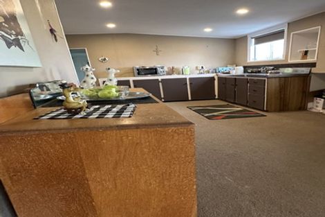 Photo of property in 306 South Road, Omata, New Plymouth, 4374