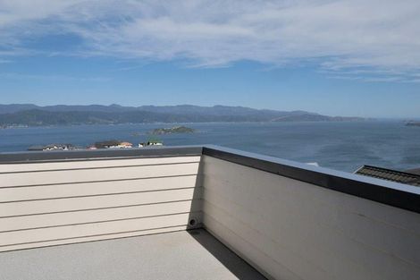 Photo of property in 12 Sunhaven Drive, Newlands, Wellington, 6037