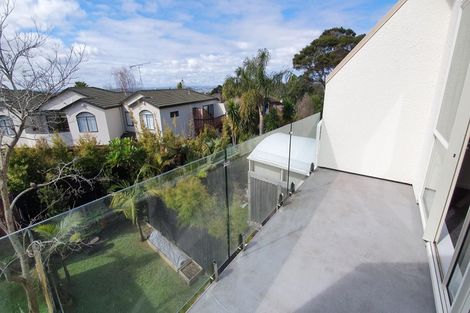 Photo of property in 268/2a Onewa Road, Birkenhead, Auckland, 0626