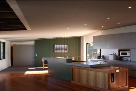 Photo of property in 16 Dungarvan Road, Newlands, Wellington, 6037