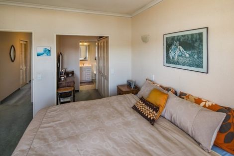 Photo of property in 2u6 Grafton Road, Roseneath, Wellington, 6011