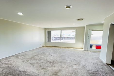Photo of property in 16 Nan Place, Pakuranga Heights, Auckland, 2010