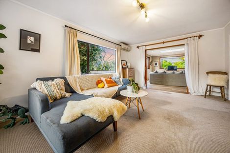 Photo of property in 2/10e Penning Road, Castor Bay, Auckland, 0620