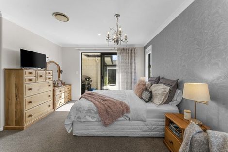 Photo of property in 12 Lakeside Terrace, Omokoroa, 3114