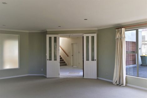 Photo of property in 92a Shakespeare Road, Milford, Auckland, 0620