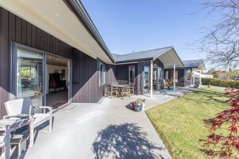 Photo of property in 11 Apatu Place, Waipukurau, 4200