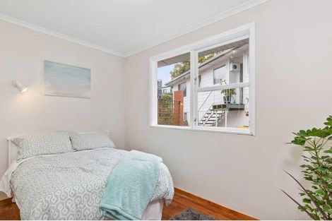 Photo of property in 38 Normanton Street, Glenfield, Auckland, 0629