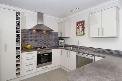 Photo of property in 2 Shaun Close, Papamoa Beach, Papamoa, 3118