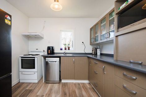 Photo of property in 2 Ngahina Street, Marton, 4710