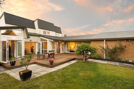 Photo of property in 23 Gilbass Avenue, Hamilton Lake, Hamilton, 3204