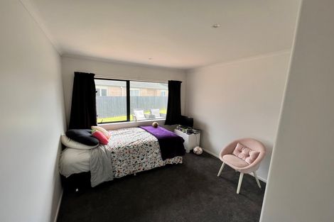 Photo of property in 24 Greig Place, Pukekohe, 2120