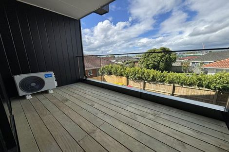Photo of property in 2/39 Dale Crescent, Pakuranga, Auckland, 2010