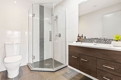 Photo of property in 215 Hobsonville Point Road, Hobsonville, Auckland, 0616