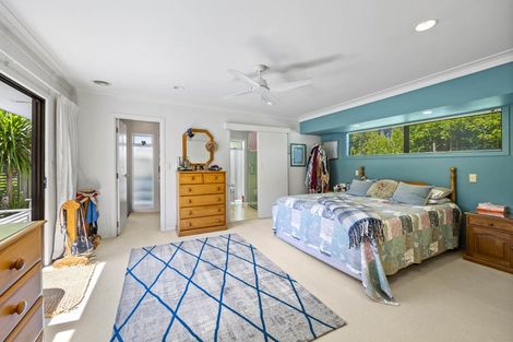 Photo of property in 4 Mellons Bay Road, Howick, Auckland, 2014