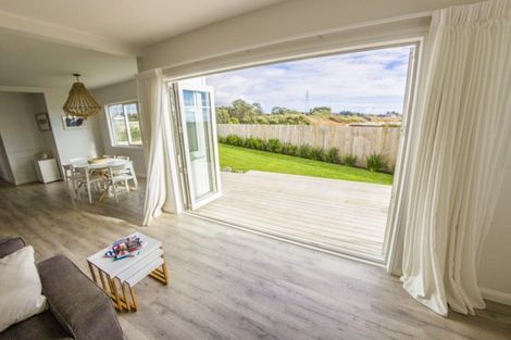 Photo of property in 55 Fernbrook Drive, Hurworth, New Plymouth, 4310