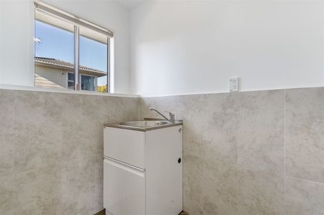 Photo of property in 42 Tamahere Drive, Glenfield, Auckland, 0629