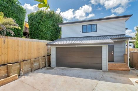 Photo of property in 23a Cottam Grove, Northcross, Auckland, 0632
