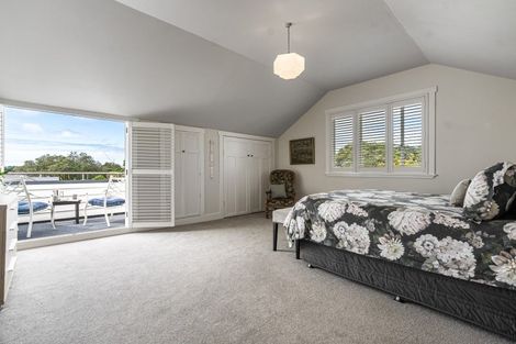 Photo of property in 1a Glen Road, Stanley Point, Auckland, 0624