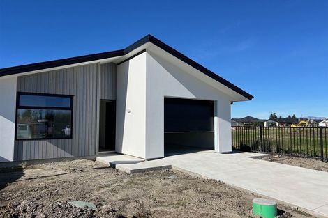 Photo of property in 16 Millhaven Place, Casebrook, Christchurch, 8051