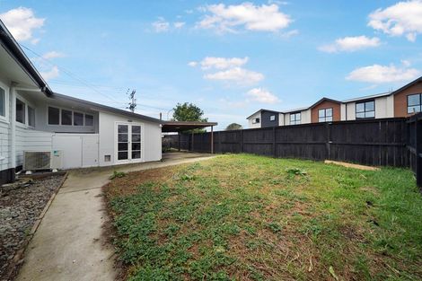 Photo of property in 174 Don Buck Road, Massey, Auckland, 0614