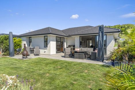 Photo of property in 12 Lakeside Terrace, Omokoroa, 3114