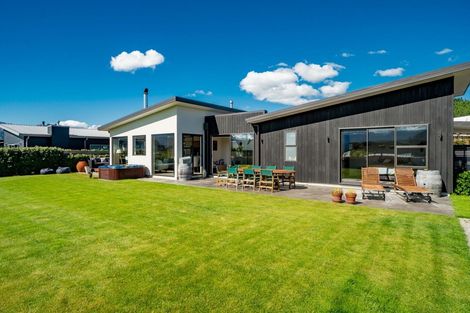 Photo of property in 25 Infinity Drive, Wanaka, 9305