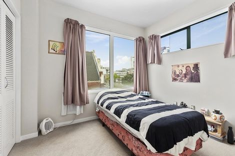 Photo of property in Royal Regal Apartments, 50u2 Cambridge Terrace, Te Aro, Wellington, 6011
