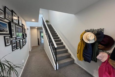 Photo of property in 8 Ruhanui Lane, Pakuranga Heights, Auckland, 2010
