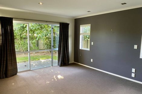 Photo of property in 15 Newbury Place, Taradale, Napier, 4112